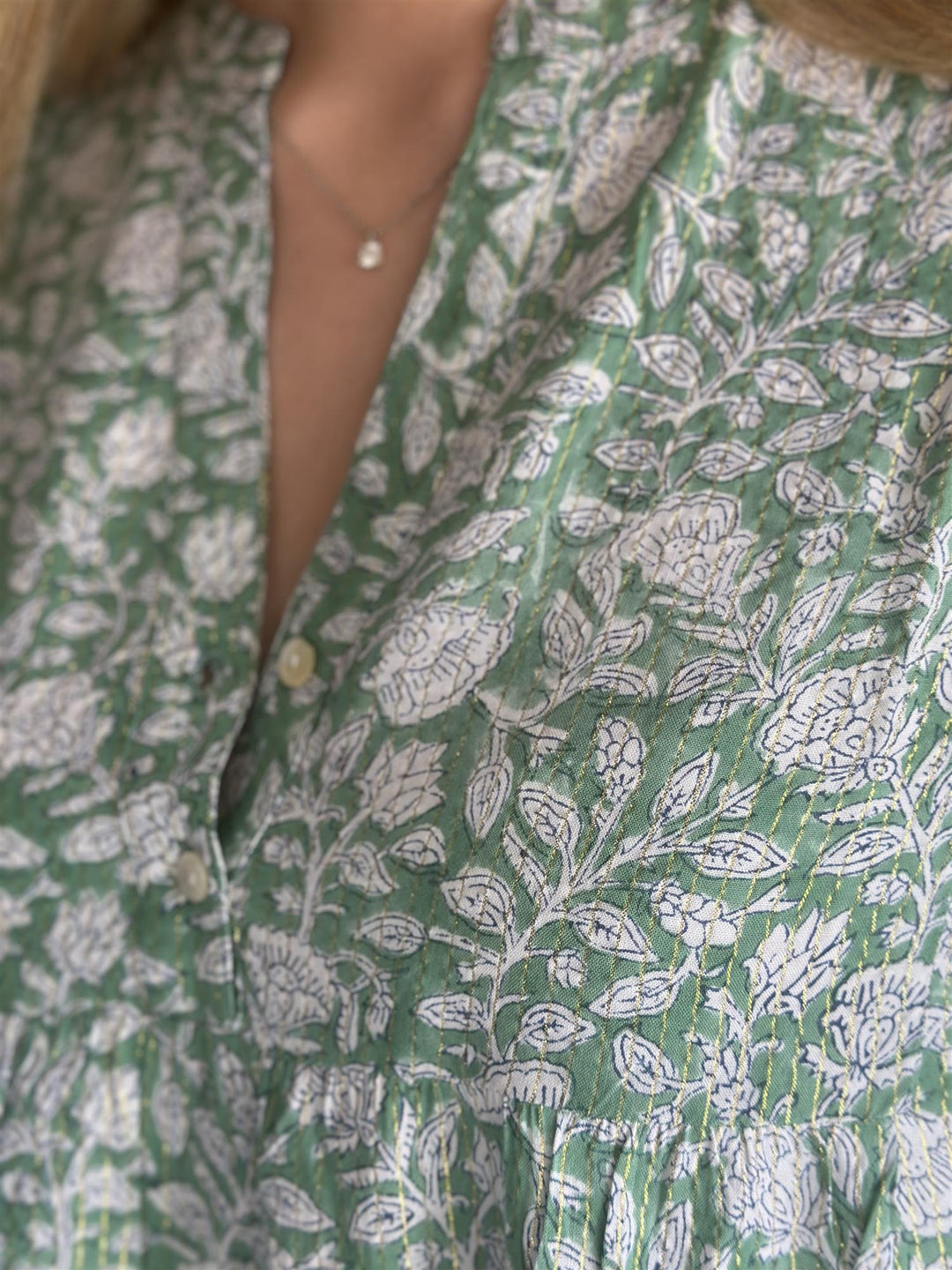 Nina kort kjole med lurex grønn