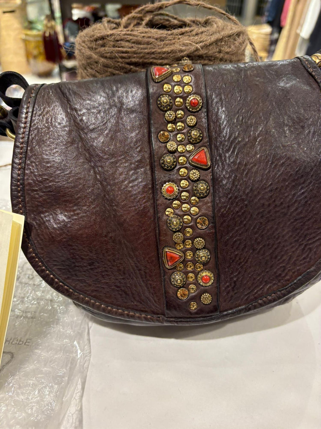 Irene veske med studs brown