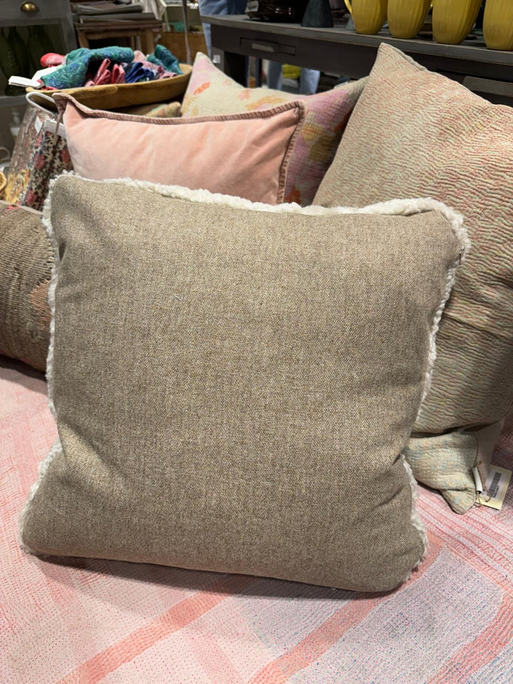 Pute lammeskinn 52x52cm beige/pearl