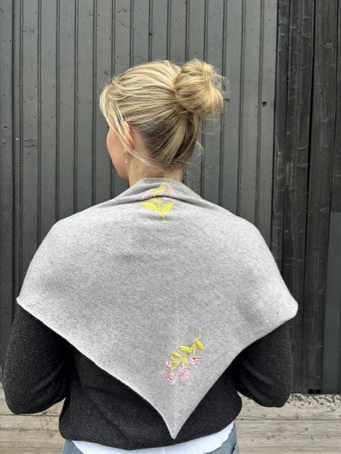 Rosas skjerf cashmere blomst dekor grå