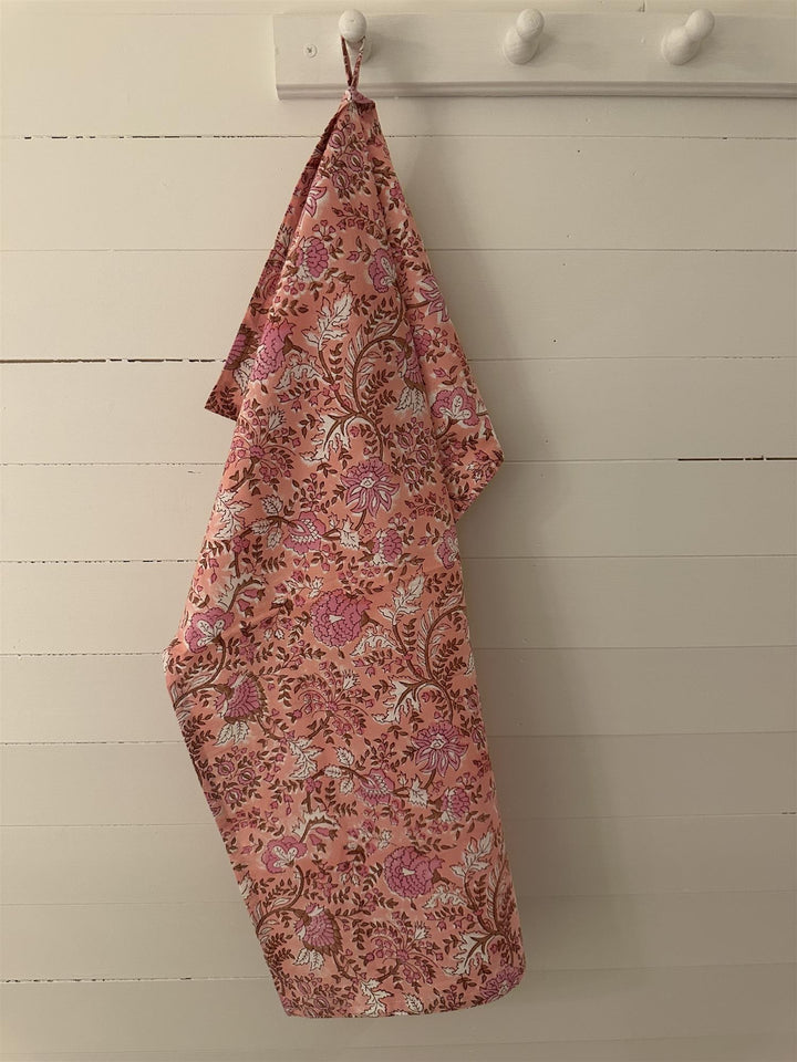 Kjøkkenhåndkle Fluer pink blokkprint