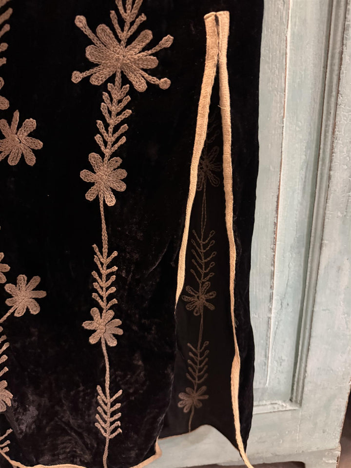 Velvet lang jakke med broderier midnattblå