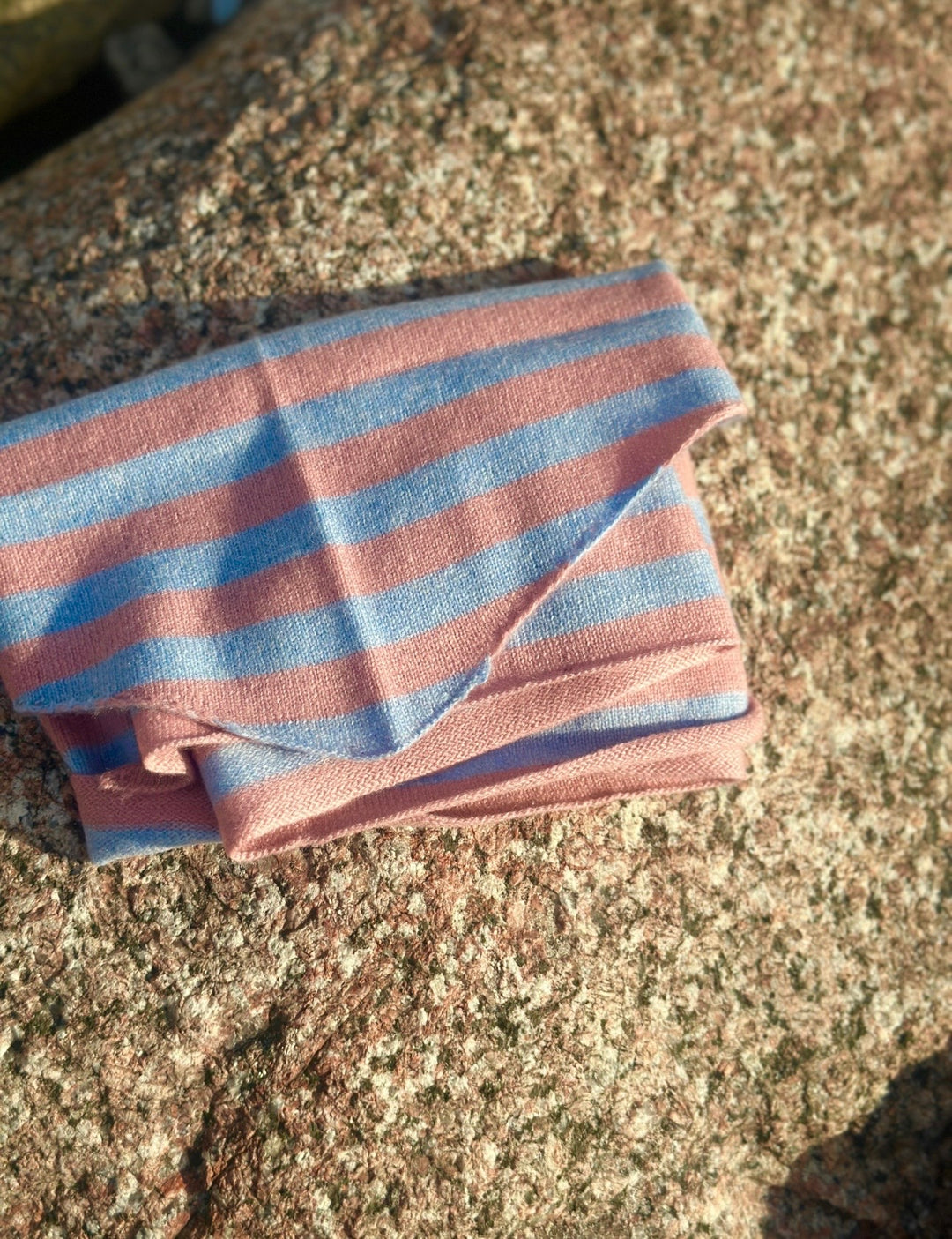 Old blossom/ light blue trekantskjerf cashmere