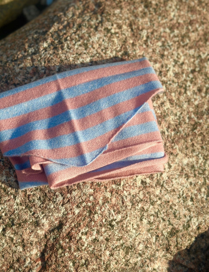 Old blossom/ light blue trekantskjerf cashmere