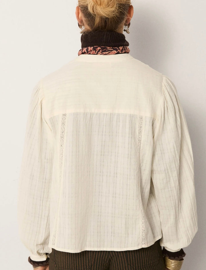Romy bluse merengue