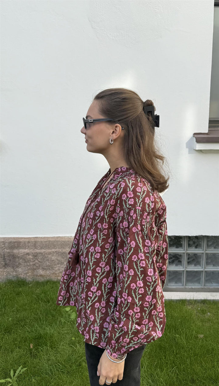 Kara bluse brun & rosa