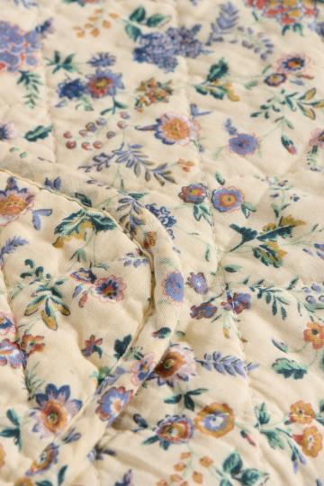 Quilt 130x180 cm med lilla og brune blomster