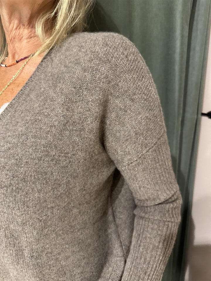 Arya cashmere v-hals genser vison