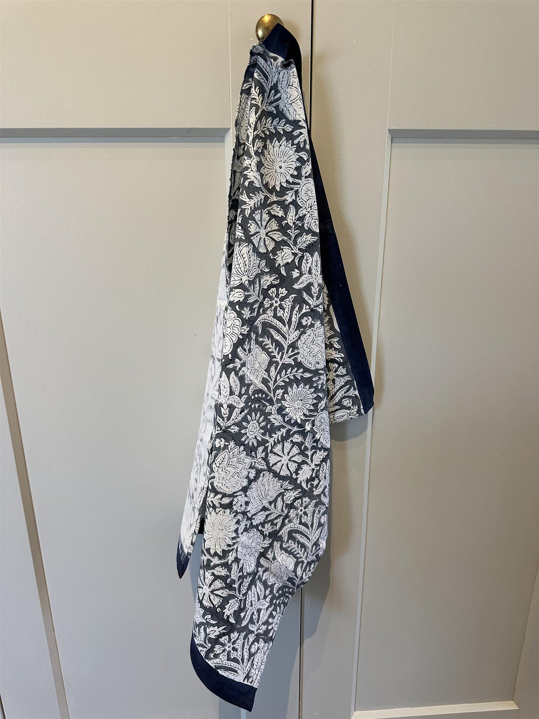 Kjøkkenhåndkle grey blokkprint