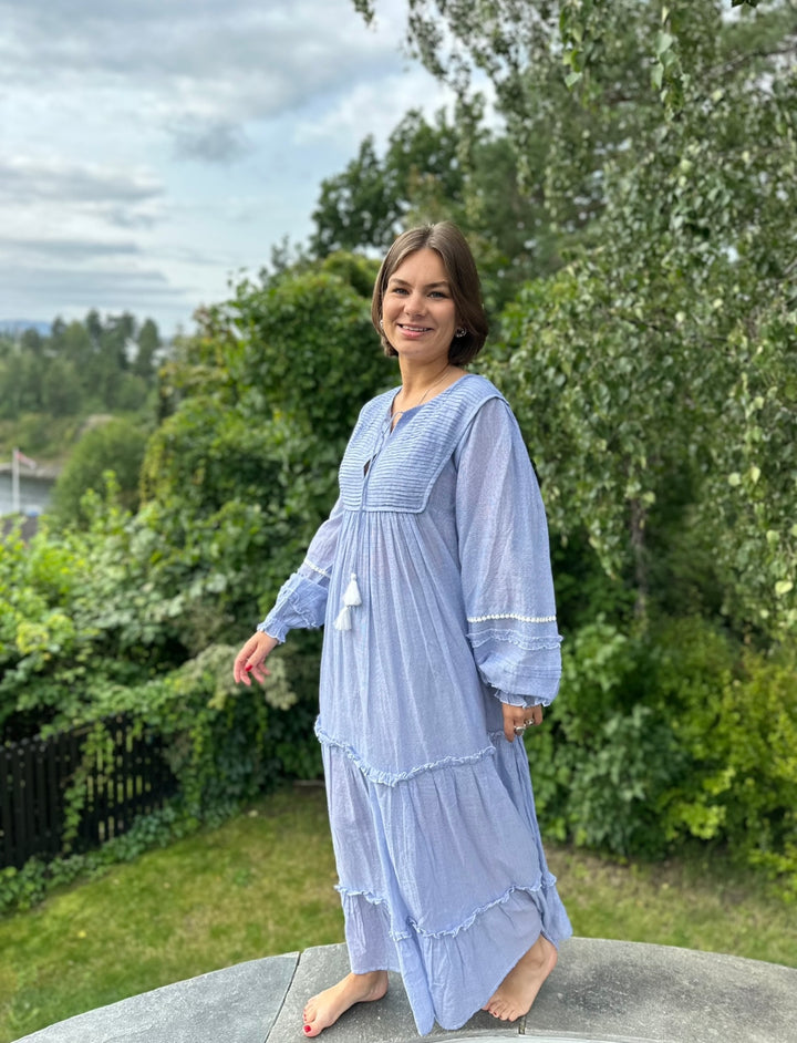 Benedicte lang smekkekjole blue stripe