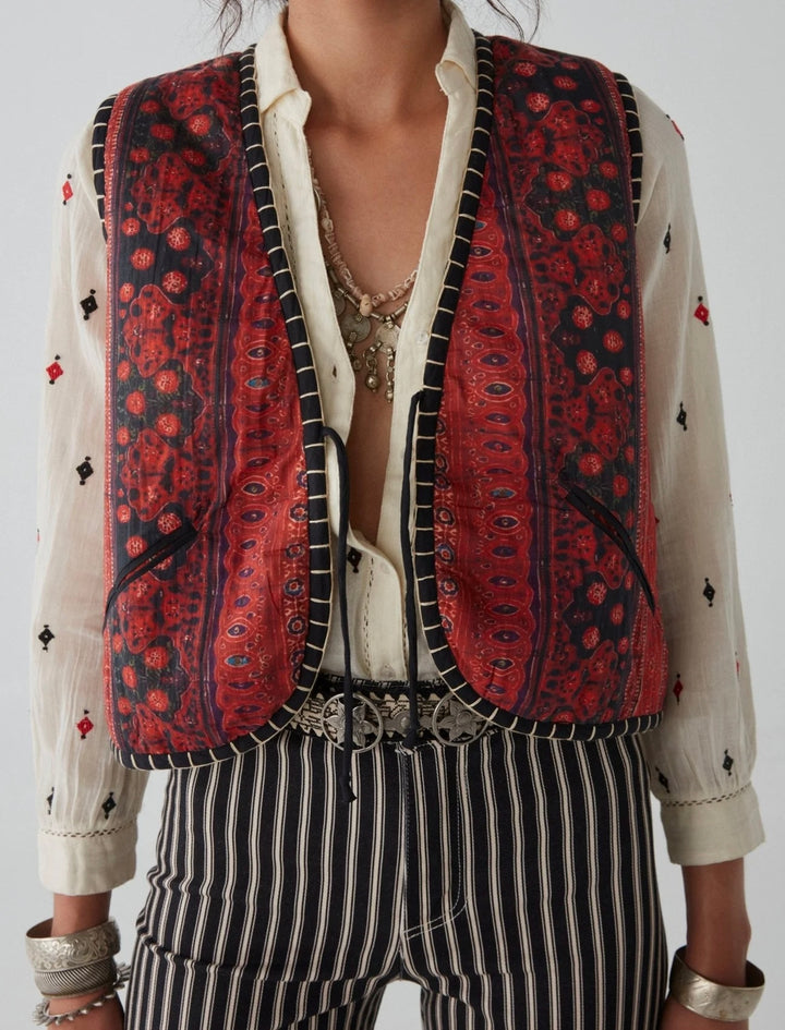 Paco vest le rouge