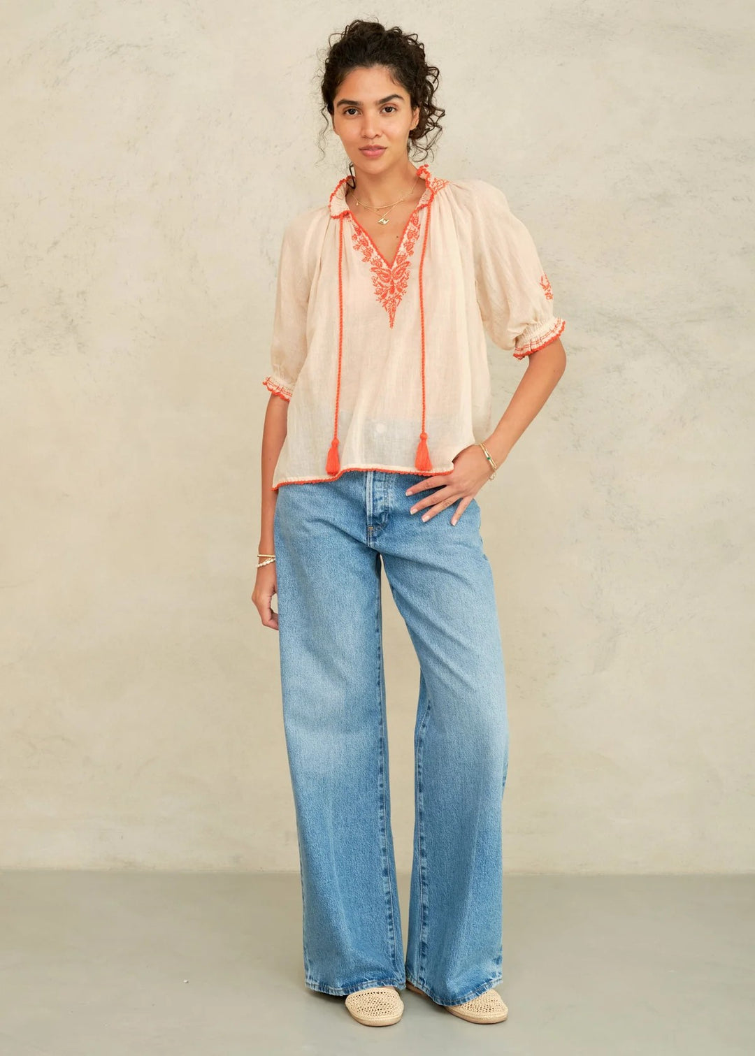 Talia topp med broderier beige/orange