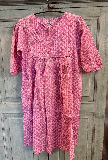 Annabelle smekkekjole purple