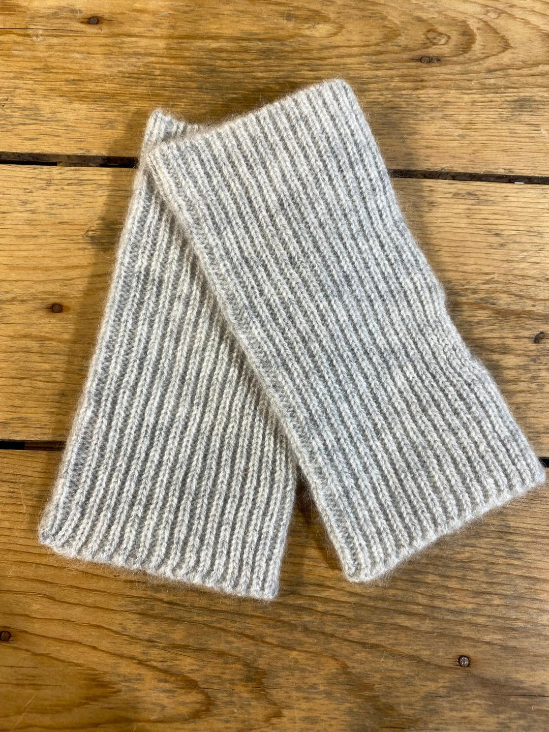 Lamia fingervanter grey