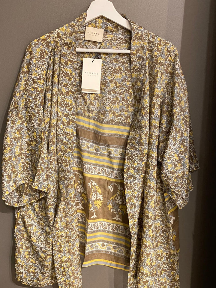 Lotus kimono #351