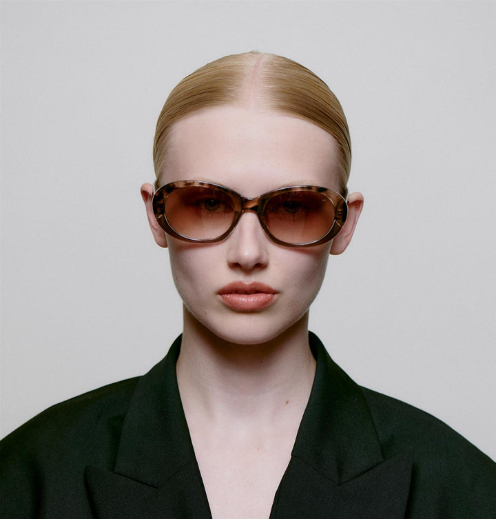 Solbrille Anma coquina grey transparent