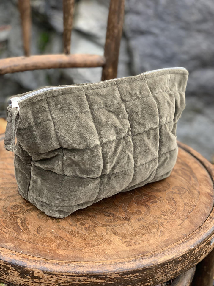 Toalettmappe velur burnt olive