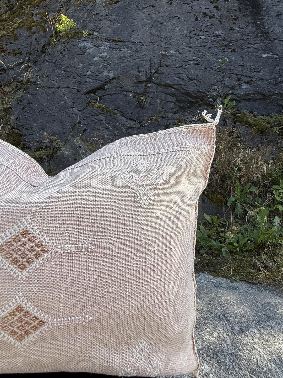 Putetrekk kaktus silke 30 x 50 cm rosa med hvitt og brunt mønster