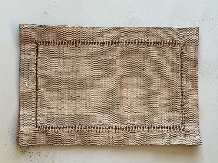 Spisebrikke 30 x 45 cm raffia natural melange 4 stk