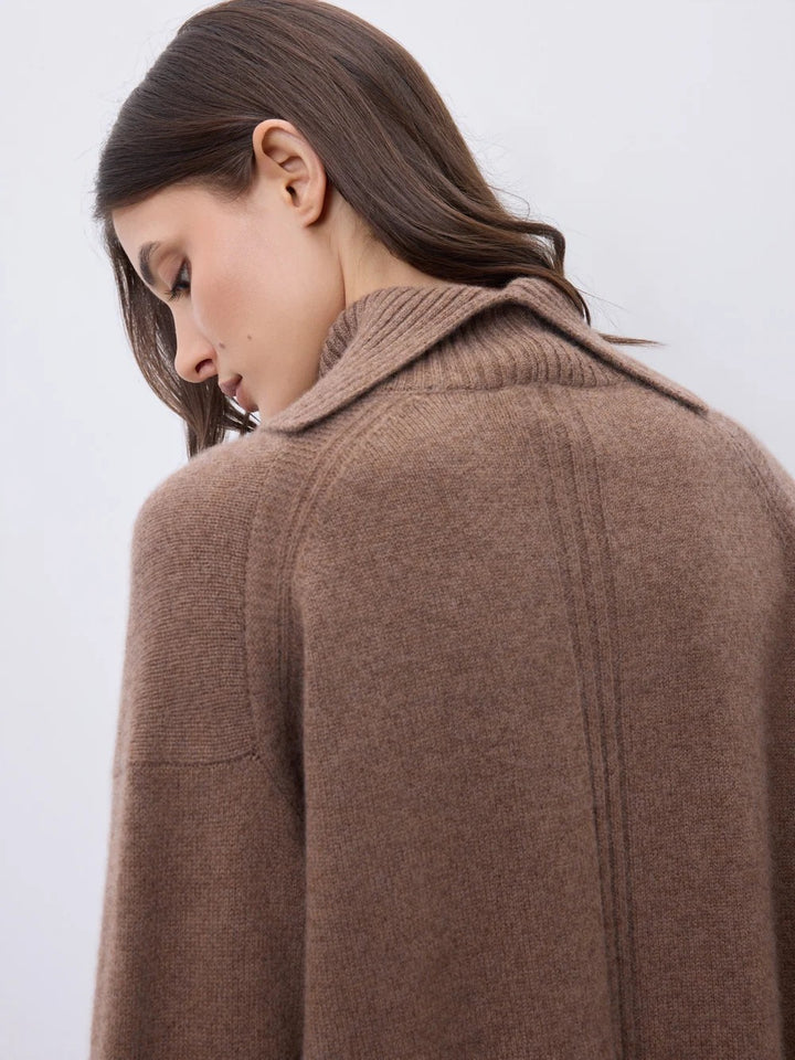 Pyper cashmere genser med høy hals cafe au lait