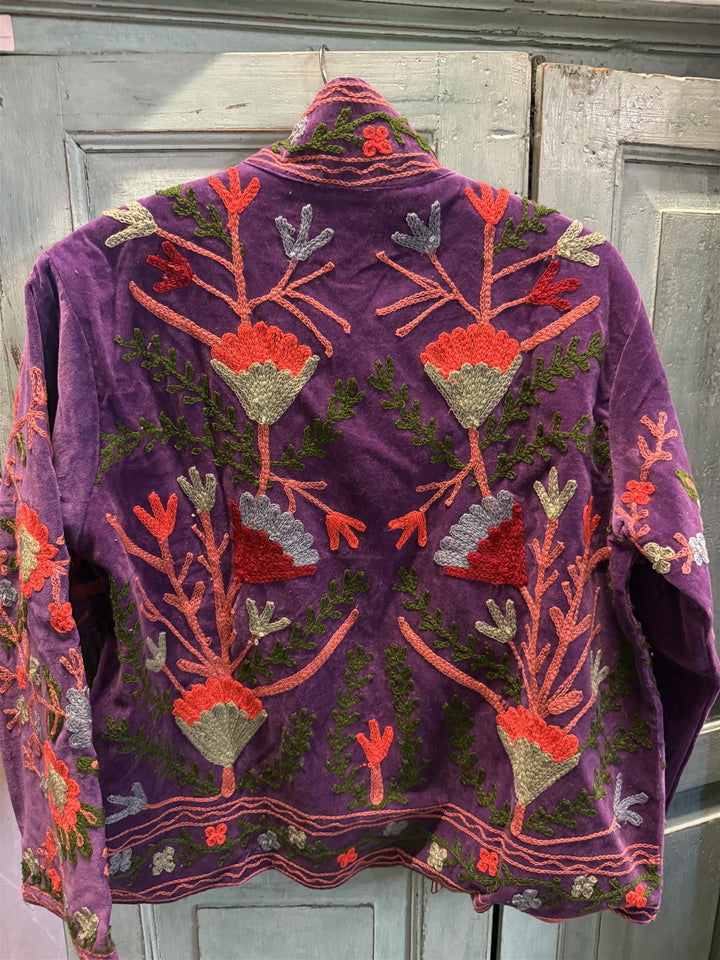 Anouska jakke velur med broderier lilla m rødt/oransje broderi