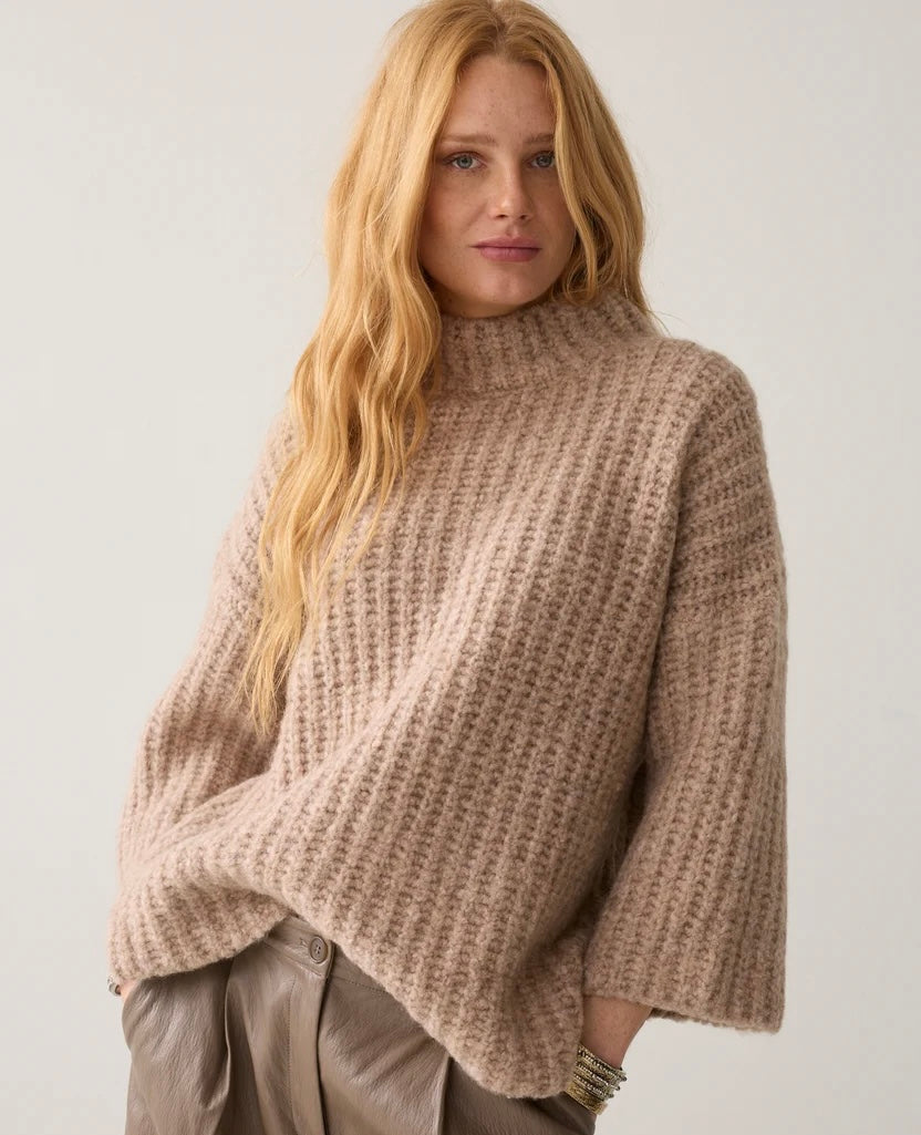 Oversized genser light taupe