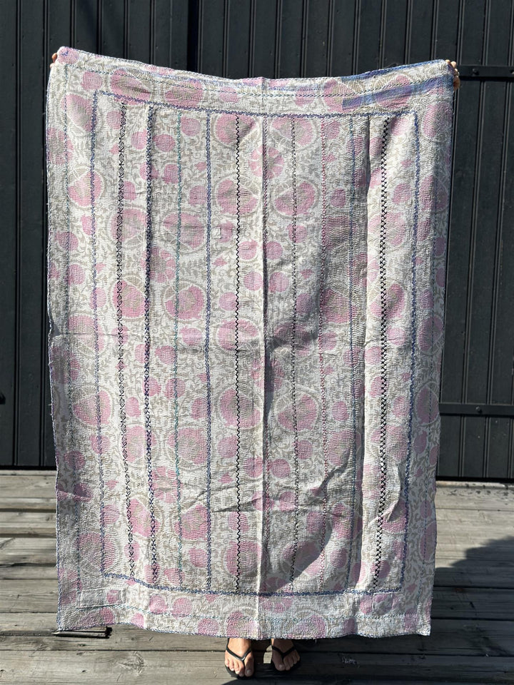 Teppe vintage kantha blokk Nr 2 111 x 166 cm