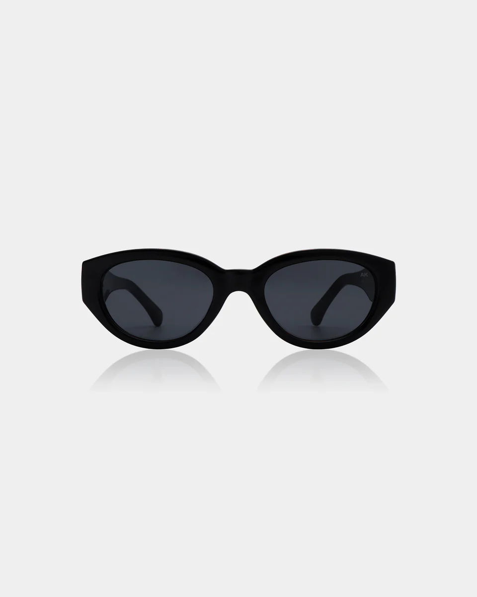 Solbrille Winnie black