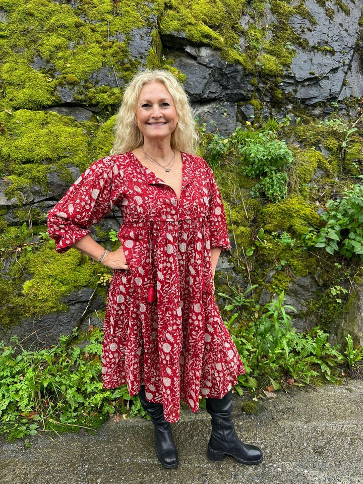 Malou smekkekjole rød