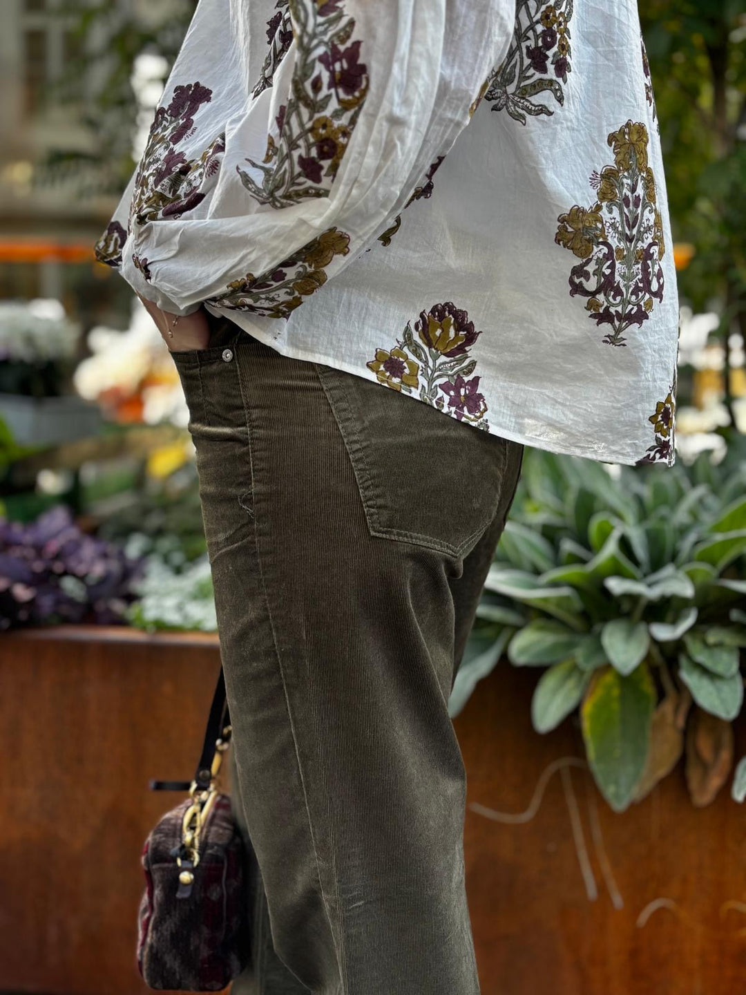 Claudette smalstripet cordfløyel khaki