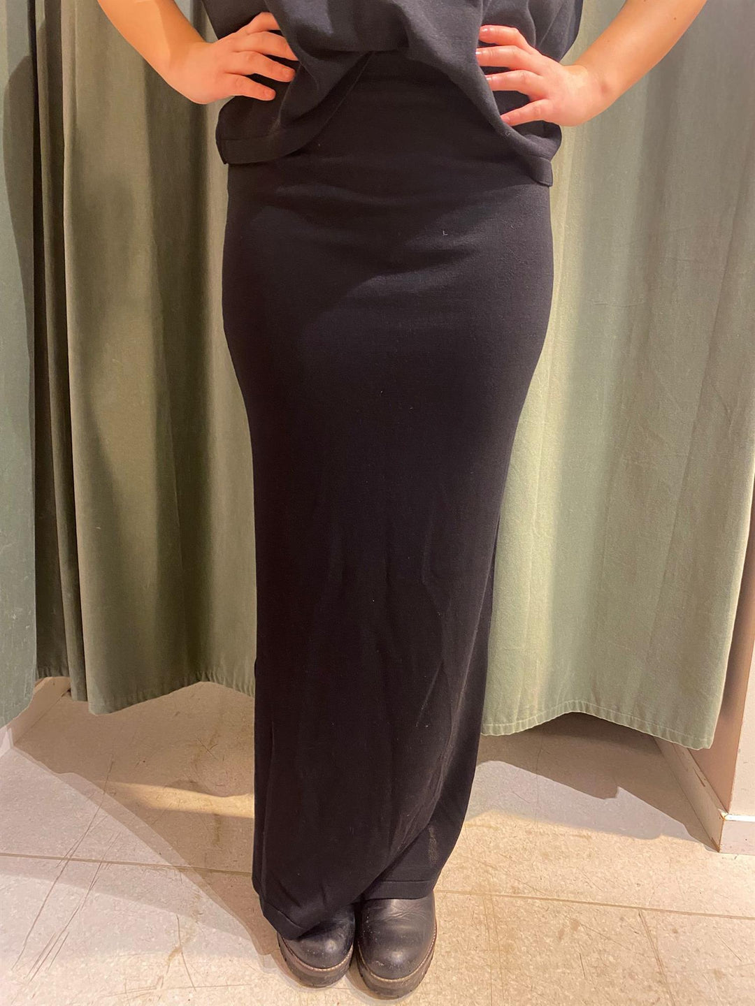 Gina langt skjørt black