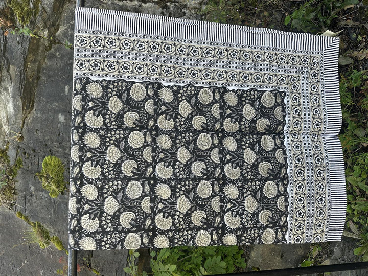 Duk 150 x 250 cm blokktrykket Hani black/natural