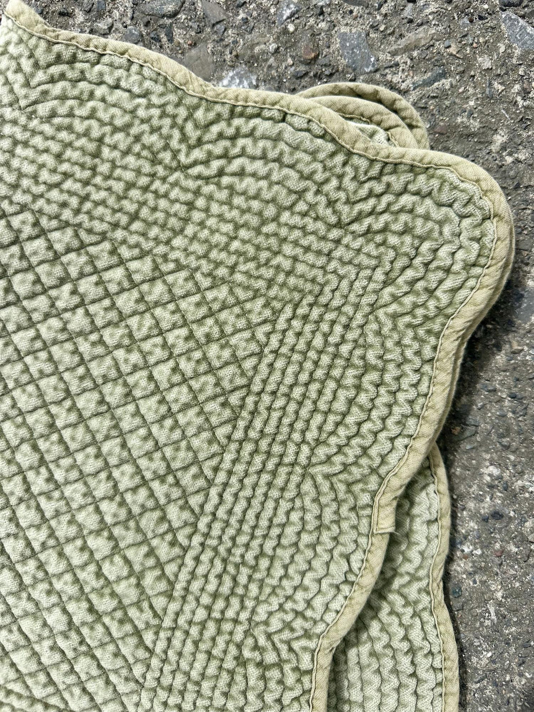 Spisebrikke velur 35x50 cm Olivo