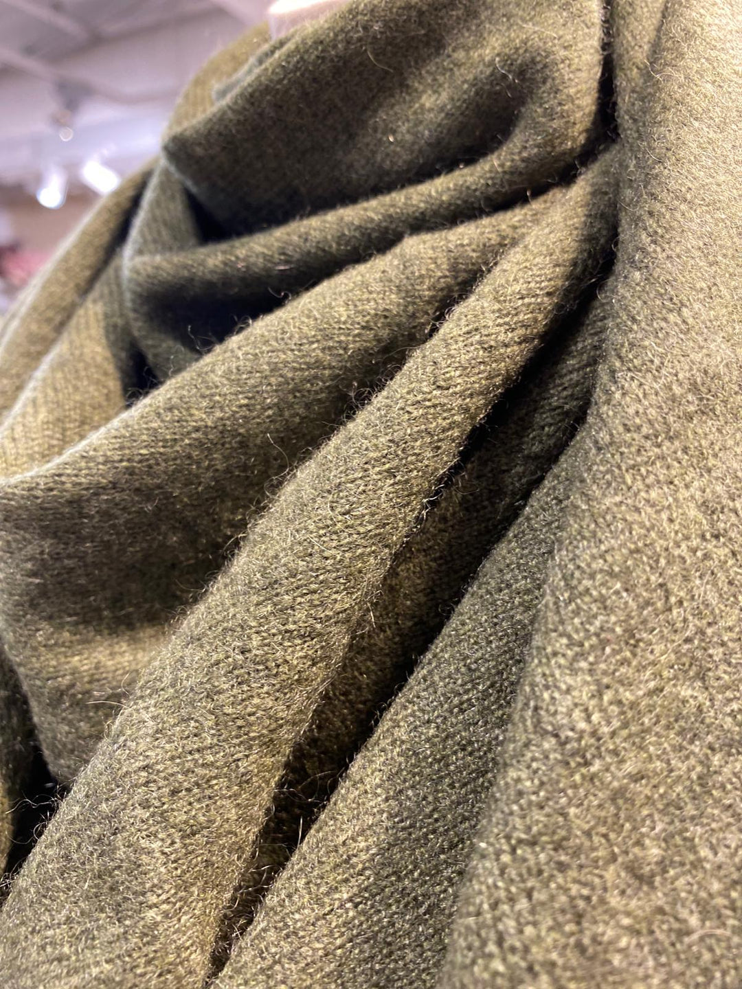 Eleonore stort trekantkjerf 100% cashmere argile