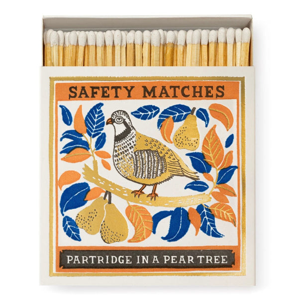 Fyrstikkeske Partridge in a pear tree