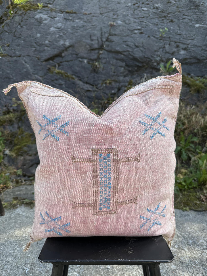 Putetrekk kaktus silke 50 x 50 cm rosa m blått og brunt  mønter