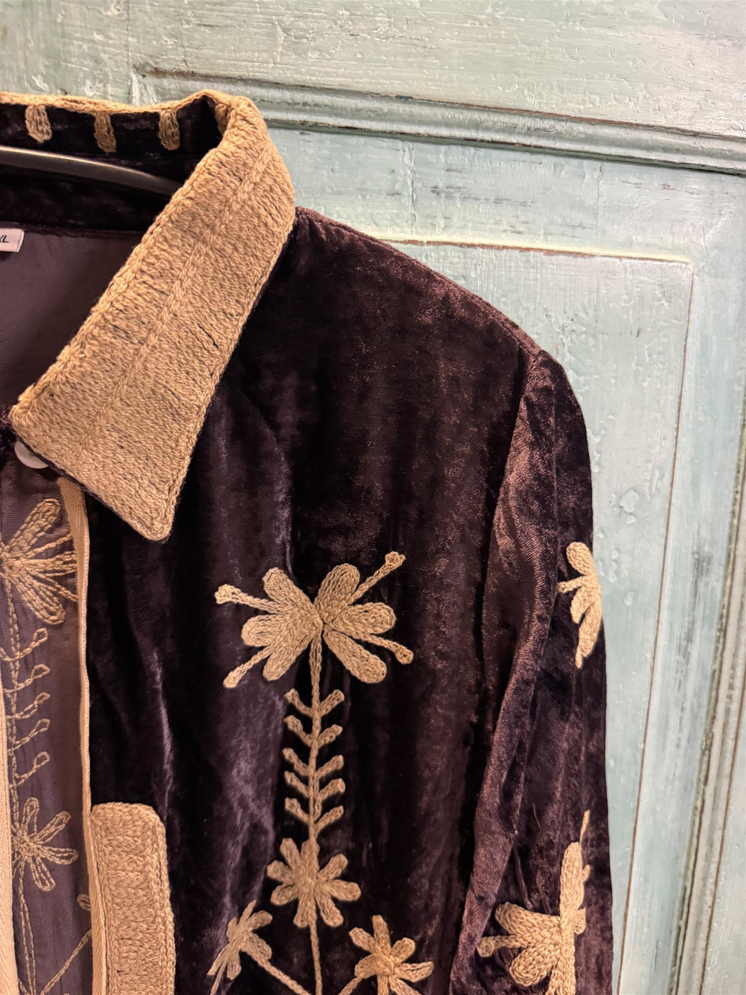 Velvet lang jakke med broderier lilla