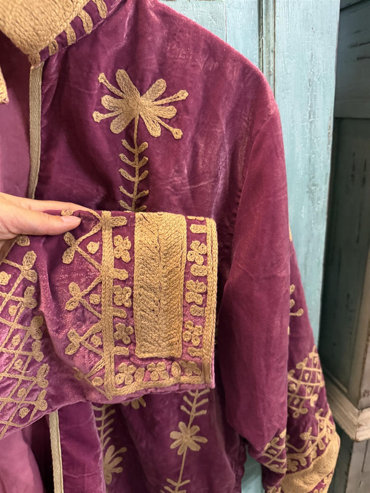 Velvet jakke med broderier lilla