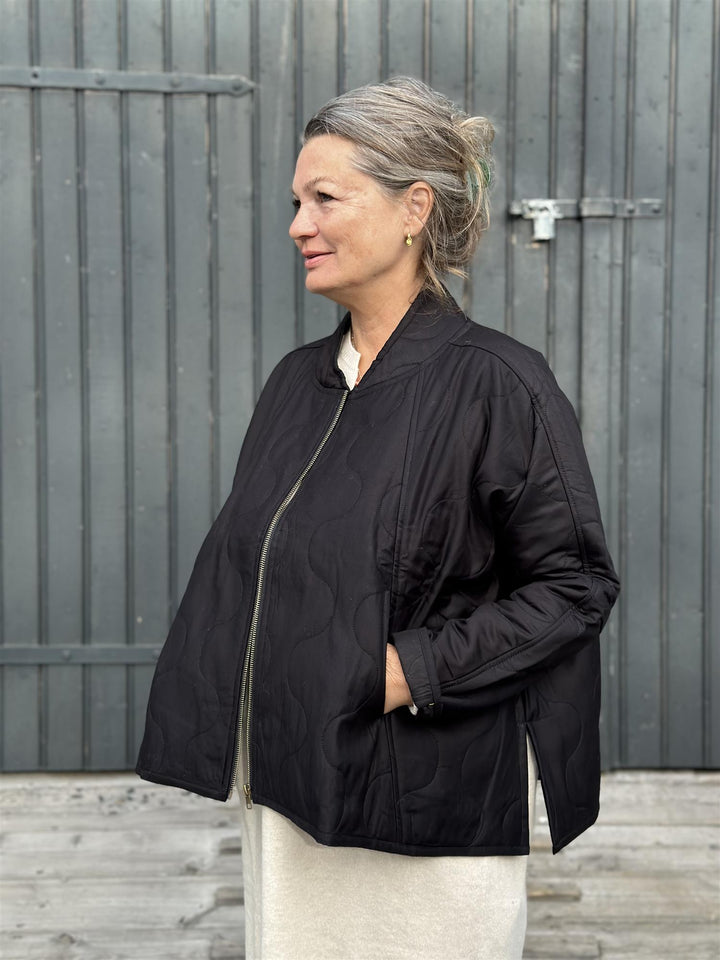 Quiltet jakke sort