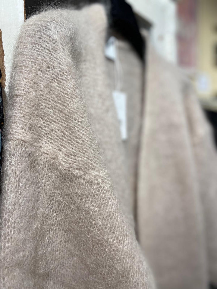 Lilje lang cardigan beige