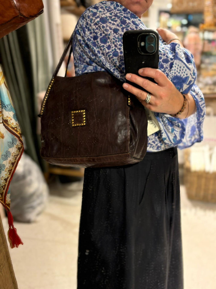 Viola veske med studs brown