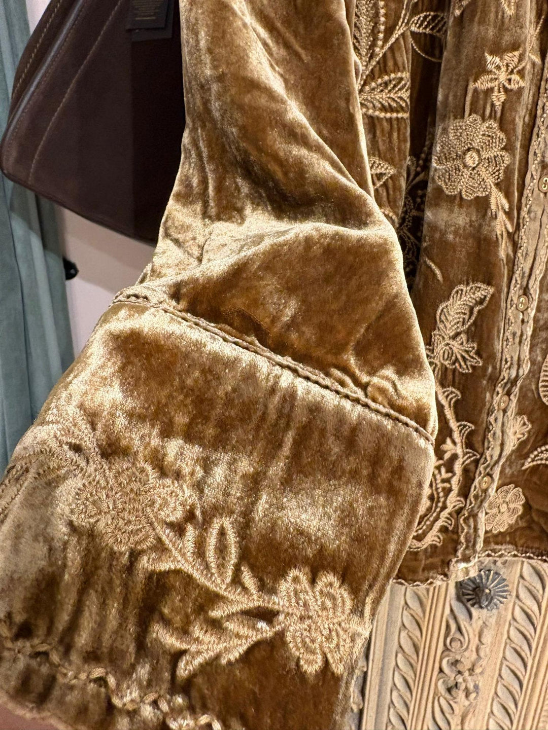 Velur bluse antique gold