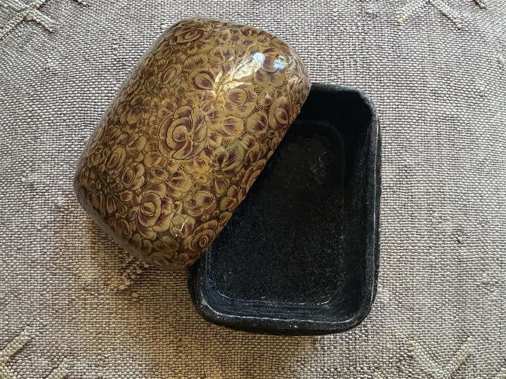 Pappmaché boks med håndmalt dekor Nr 1