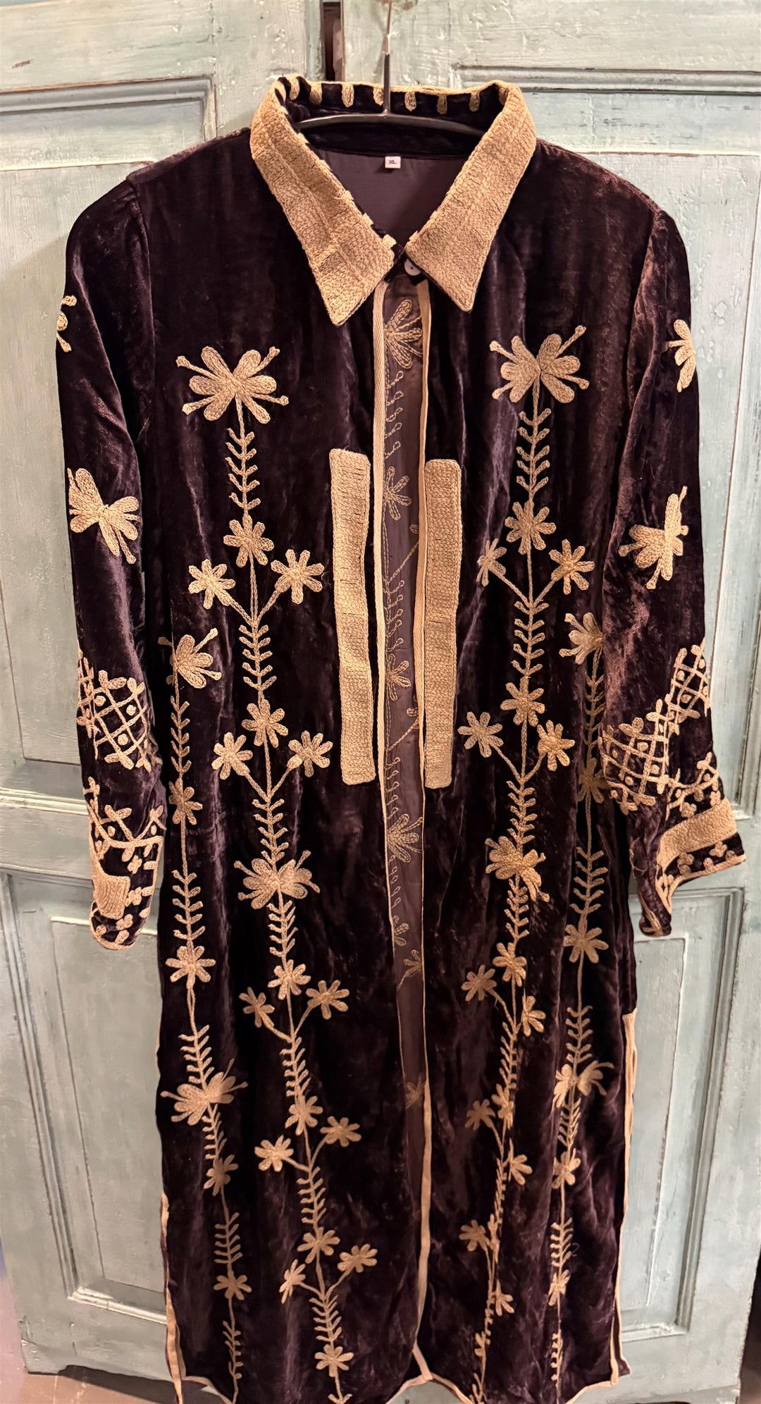 Velvet lang jakke med broderier lilla