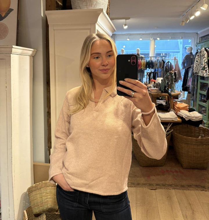 Lara genser soft rose