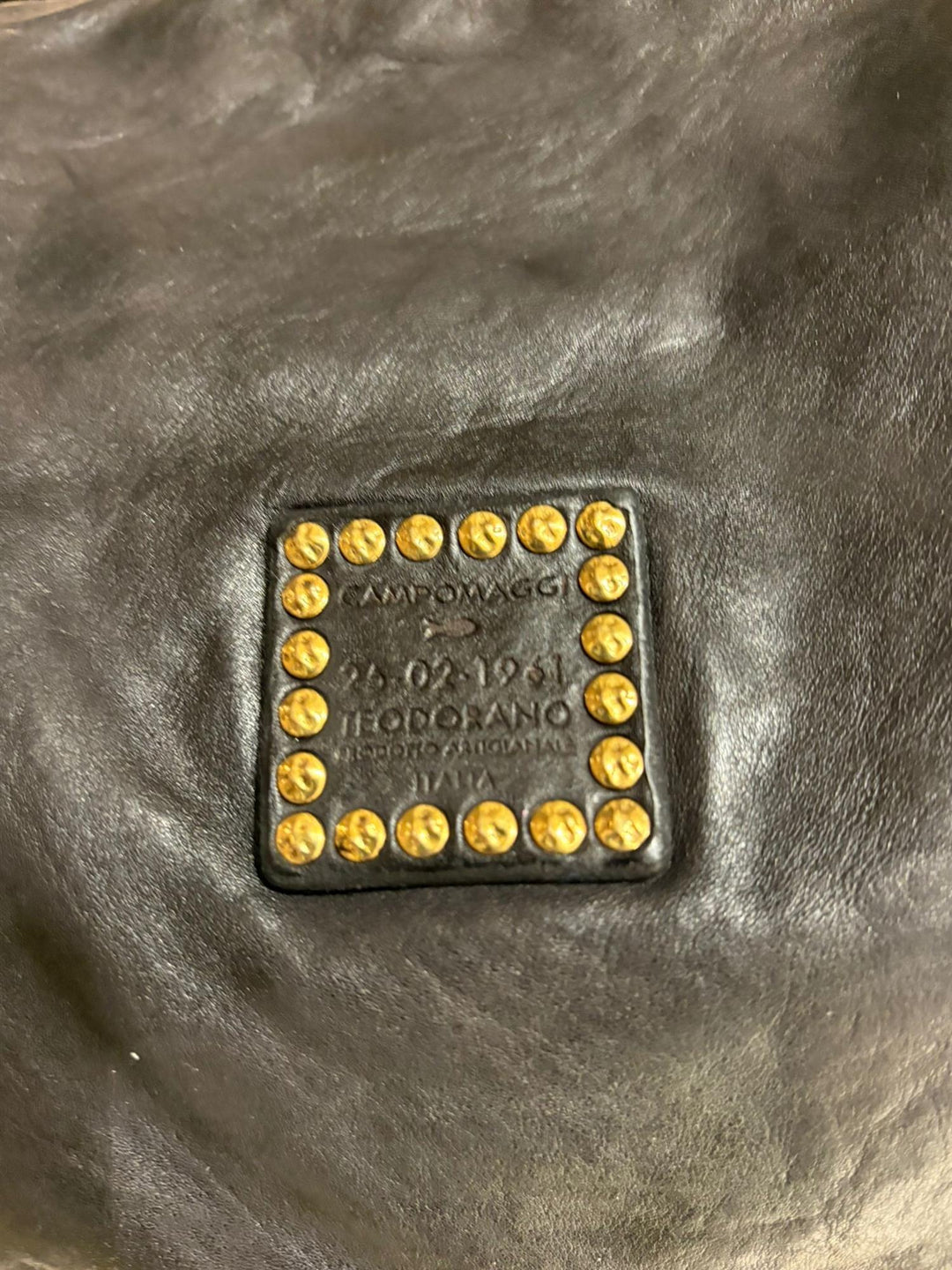 Viola veske med studs sort