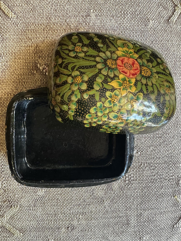 Pappmaché boks med håndmalt dekor Nr 3