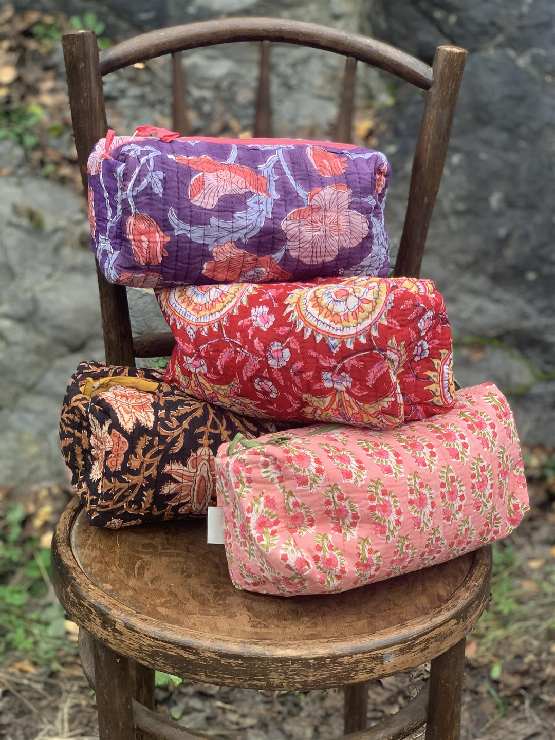 Toalettmappe blokktrykket purple