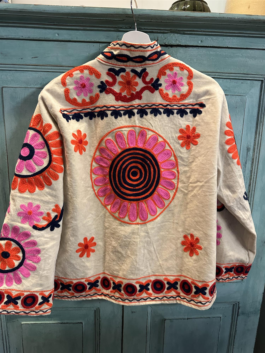 Anouska jakke velur med broderier off white neon pink