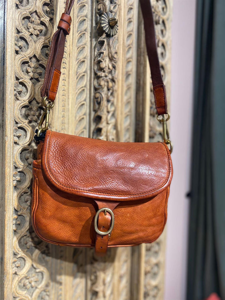 Achiliea S crossbody cognac